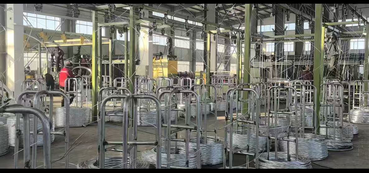 บล็อกบริษัทล่าสุดเกี่ยวกับ ผู้ผลิตแกบเบี้ยนเพิ่มกำลังการผลิตหลังนำเทคโนโลยี JINLIDA CNC มาใช้