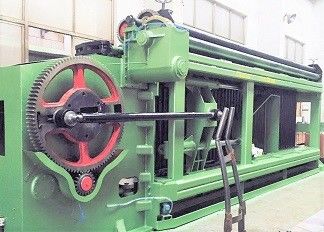 ซื้อ เครื่อง Duty หกเหลี่ยมตาข่ายหนักกับระบบน้ำมันอัตโนมัติ 3300mm ความกว้าง การผลิตออนไลน์